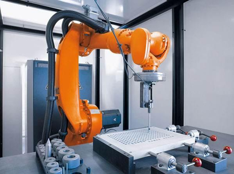 機(jī)器人在大型噴砂房以及高精度噴砂中的應(yīng)用 機(jī)器人在大型噴砂房以及高精度噴砂中的應(yīng)用